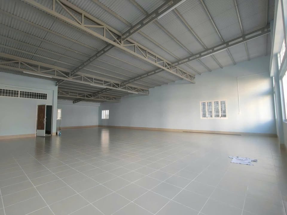 Cho thuê mặt bằng kinh doanh đường Lý Thái Tổ, Long Xuyên 216m² - Phù hợp showroom, cửa hàng lớn!