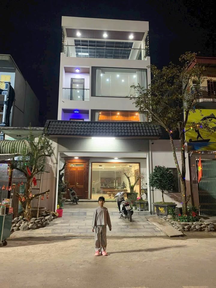 Nhà riêng Hòa Bình 140m² giá 8 tỷ - View sông Đà tuyệt đẹp!