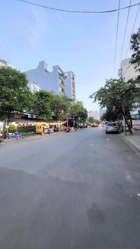 Nhà mặt tiền đường Lý Phục Man, quận 7, 60m² - Kinh doanh sầm uất!