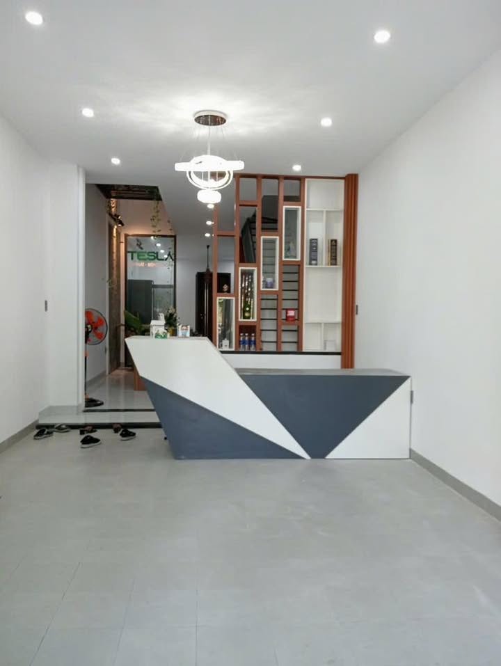 Nhà 3 tầng mặt tiền Hoàng Thị Loan, Đà Nẵng 76m² giá 6 tỷ - Đang cho thuê!