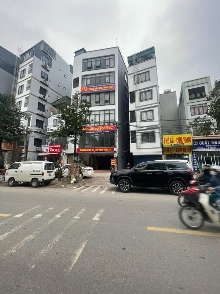 Căn hộ dịch vụ 7 tầng Văn Quán 42m² giá 10.5 tỷ - Dòng tiền ổn định 40 triệu/tháng!