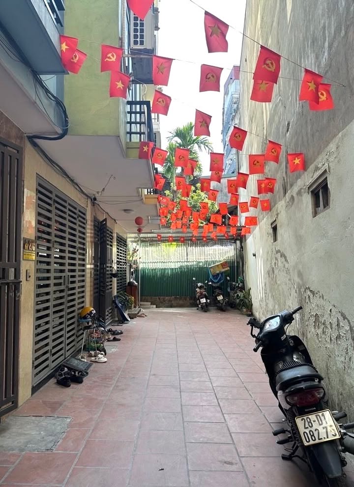 Nhà Cầu Diễn 5 Tầng 38m² giá 7.4 tỷ - Sẵn sàng vào ở ngay!