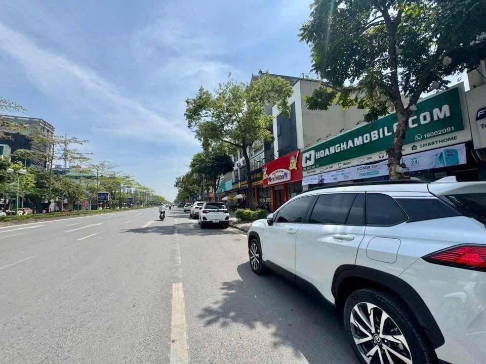 FrontHouse Ngô Gia Tự 1000m² giá thỏa thuận - Kinh doanh sầm uất 2 mặt tiền!