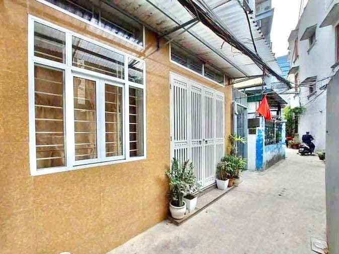 Nhà riêng Xuân La Tây Hồ 32m² giá 8.9 tỷ - Ngõ ô tô ra vào thoải mái!