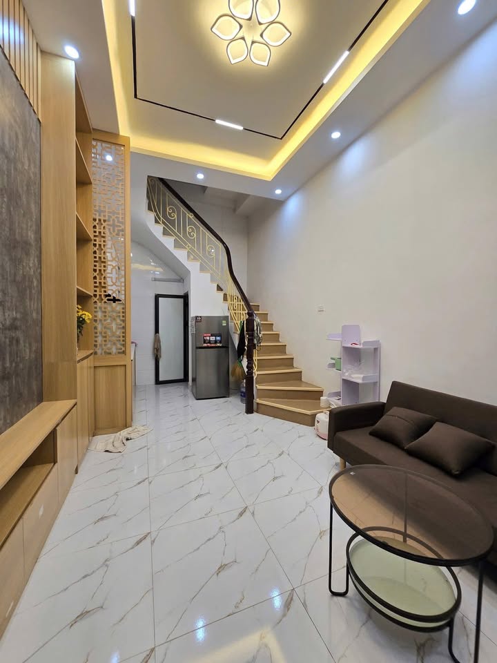 Bán nhà Thụy Khuê 18m² giá 5.2 tỷ - Vị trí trung tâm, kinh doanh sầm uất!