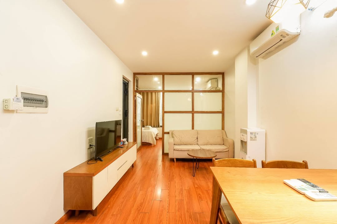Căn hộ cho thuê đường Linh Lang, Ba Đình 70m² giá 18 triệu - Full nội thất, thoáng sáng!
