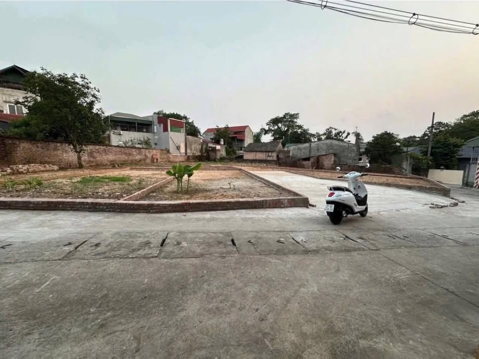 Đất nền Bồ Đề Long Biên 77m² giá 2.5 tỷ - Đường thông ô tô, tiện ích đầy đủ!