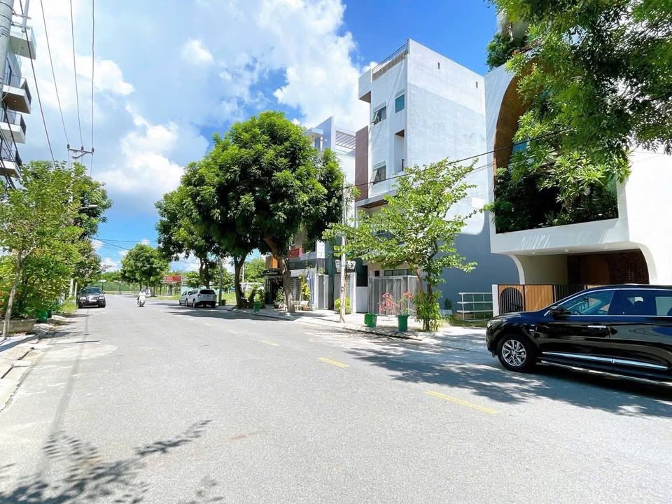 Bán nhà mặt tiền Nghiêm Xuân Yêm, Đà Nẵng 95m² giá 9.8 tỷ - Vị trí đắc địa, gần sông Hàn!