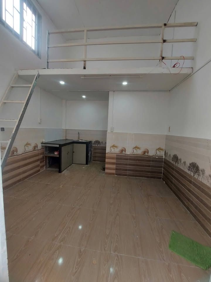 Nhà gác lửng Hóc Môn 15m² giá 380 triệu - Cần bán gấp do kẹt tiền!