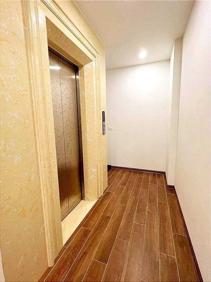 Nhà phố Âu Cơ Tây Hồ 48m² giá 13.5 tỷ - Kinh doanh hiệu suất cao!