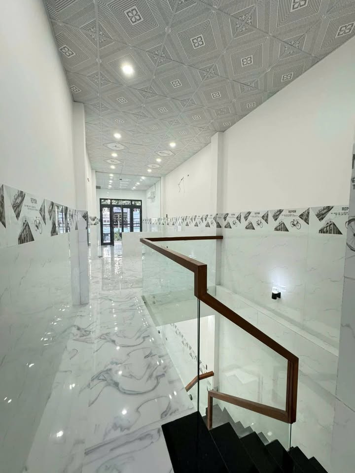 Nhà cho thuê mặt tiền đường Lê Thái Tổ, Vĩnh Long 52m² - Kinh doanh thuận lợi!