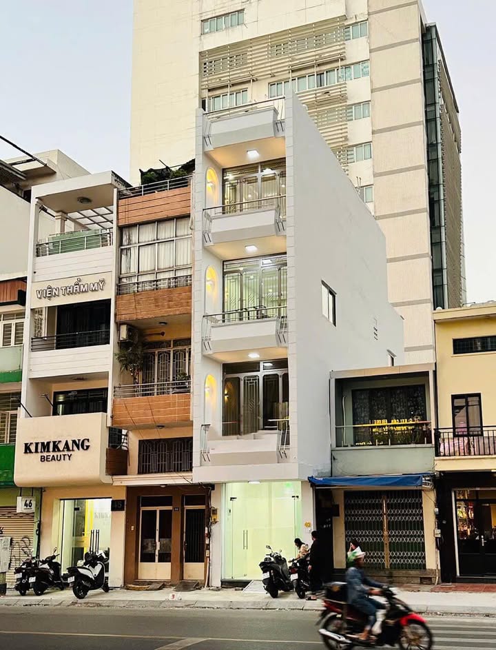 Nhà mặt tiền Nguyễn Bỉnh Khiêm, Quận 1, 52m² giá 40 triệu - Kinh doanh sầm uất!