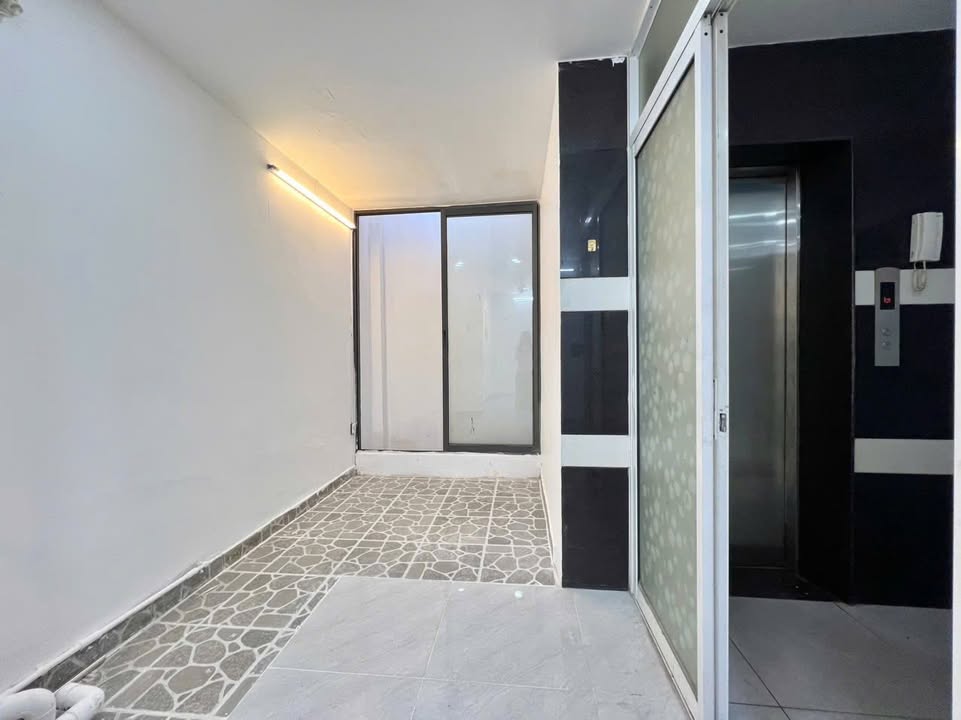 Cho thuê mặt bằng 20m² tại Bình Thạnh chỉ 7 triệu - Vị trí đắc địa trên mặt tiền đường Phan Văn Trị!