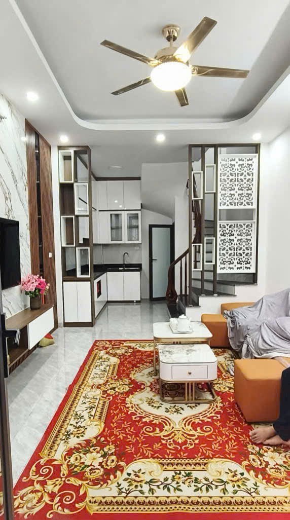 Nhà Thạch Bàn - 40m² giá 5.99 tỷ - 2 mặt thoáng đẹp!