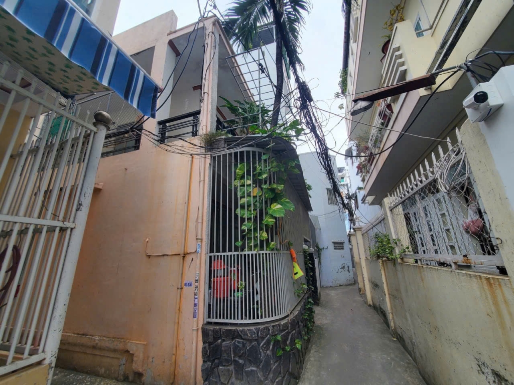 Nhà lô góc 2 mặt tiền hẻm Trần Quý Cáp Nha Trang 58m² giá 3.6 tỷ - Sẵn sàng vào ở!