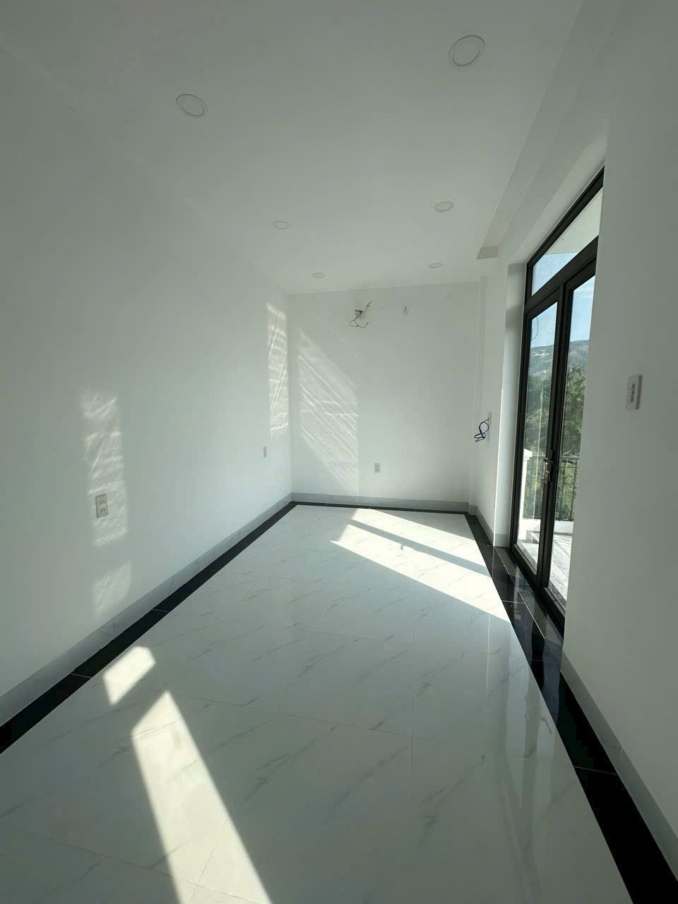 Nhà 2 Tầng Phường Phước Hải 147m² giá 3.25 tỷ - Chính chủ, sân đậu ô tô rộng rãi!