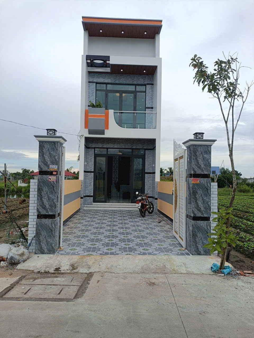 Bán nhà mặt tiền Lê Thị Ty, xã Long Thượng 120m² giá 3.25 tỷ - Sổ hồng chính chủ!