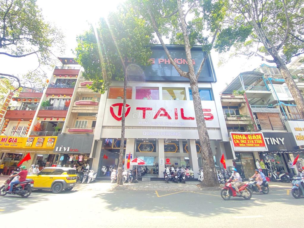 Nhà Chính Chủ Mặt Tiền Đường Nguyễn Trãi, Quận 5, Diện Tích 1000m² - Giá Thuê Chỉ 200 Triệu!