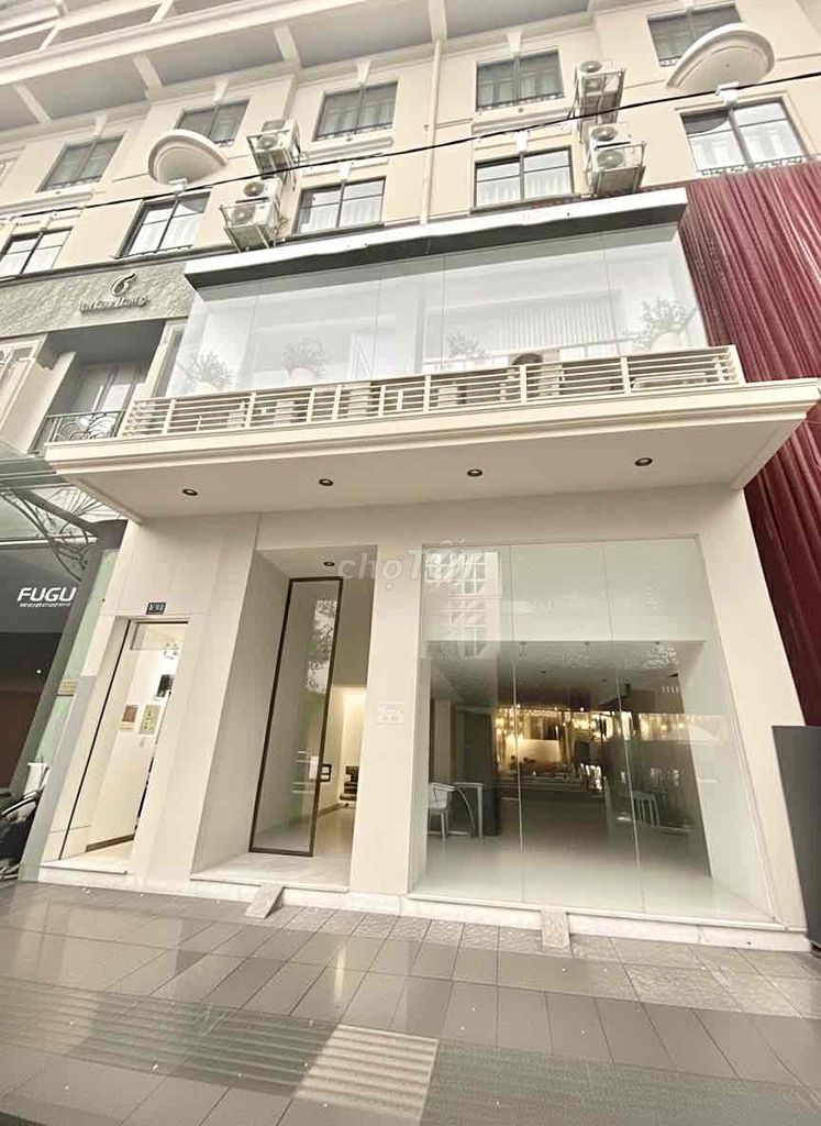 Mặt bằng cho thuê đường Đồng Khởi Quận 1, 200m² giá 135 triệu - Cơ hội vàng giữa lòng thành phố!