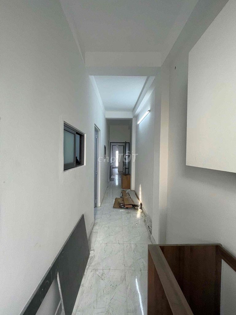 Căn hộ 1PN/2PN full nội thất Đoàn Văn Bơ 40m² - An ninh 24/7, gần ĐH Luật