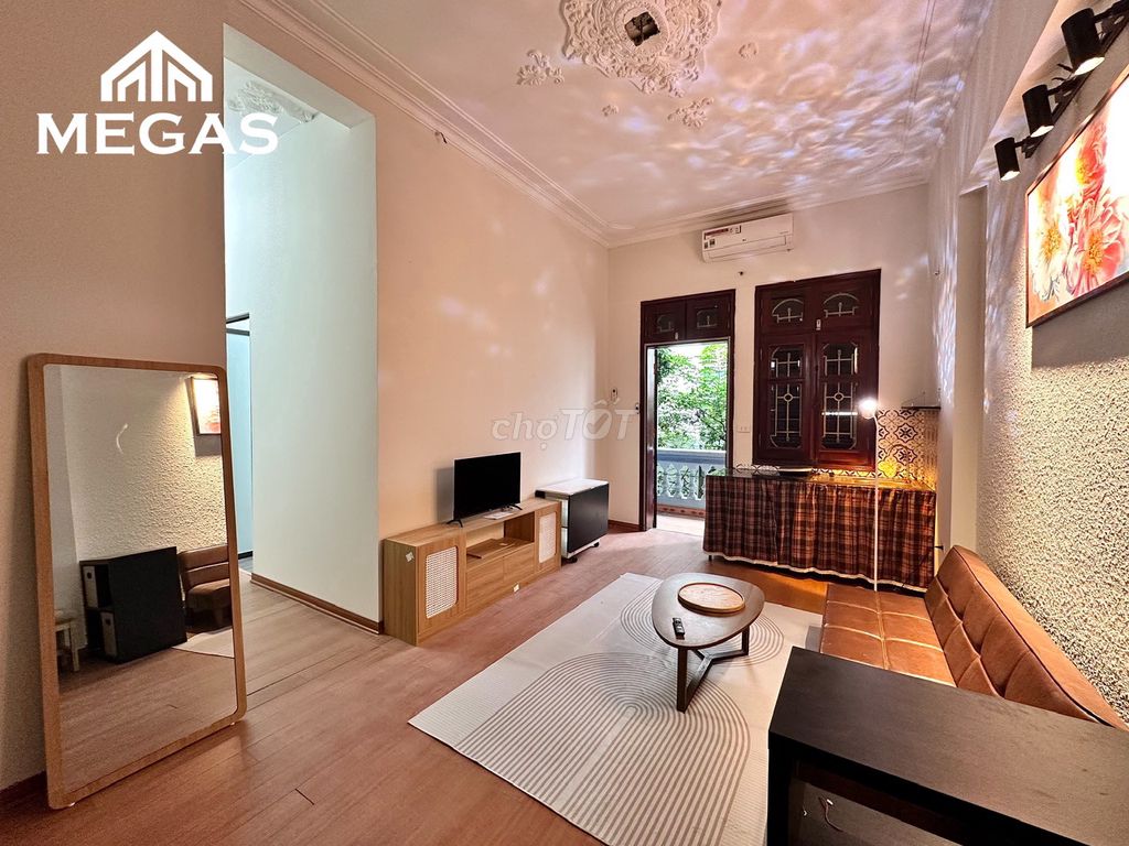 Căn hộ cho thuê 2N1K Hoàng Hoa Thám 65m² giá 8 triệu - Ban công thoáng mát, an ninh 24/7!