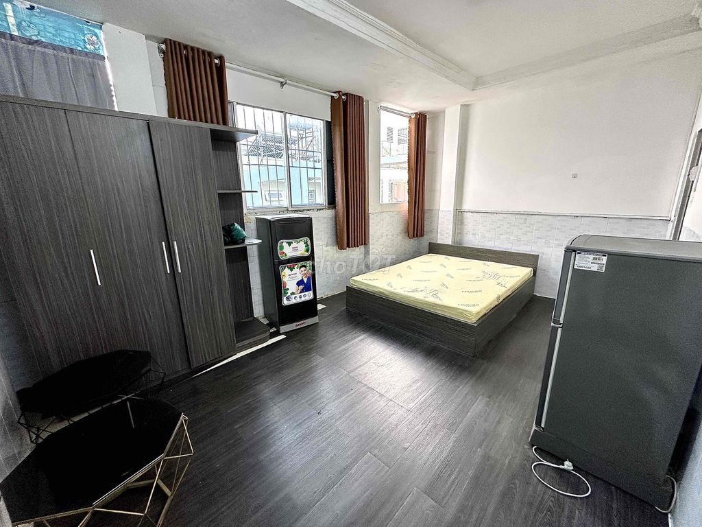 Studio cho thuê tại Quận 1, 25m² giá 6.2 triệu - Cửa sổ trời thoáng mát!