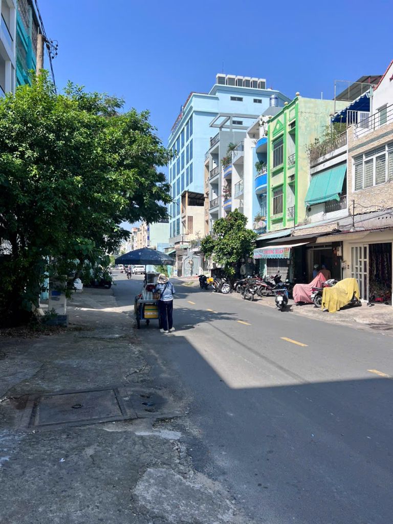 Nhà MTKD Nguyễn Chí Thanh Quận 11, 89m² giá 16.9 tỷ - Vị trí trung tâm hiếm có!