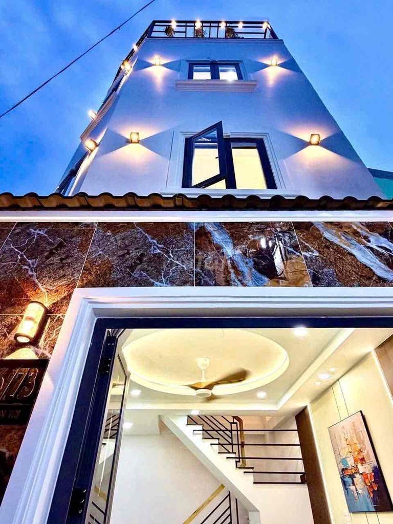 Nhà mới xây cho thuê tại Bình Thạnh 120m² chỉ 12 triệu - Nhận nhà ngay với ưu đãi hấp dẫn!