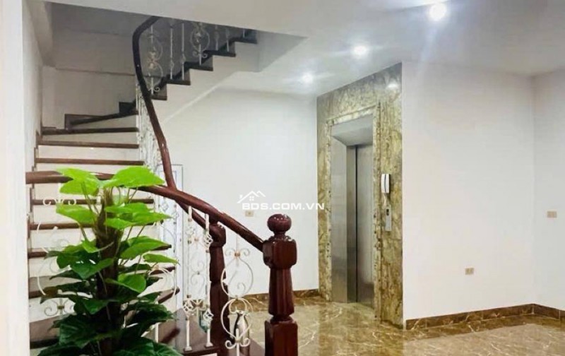Bán Nhà Phố Vân Hồ, Hai Bà Trưng 73m² giá 21.8 tỷ - Nhà Đẹp Thang Máy, Gần Công Viên Thống Nhất!