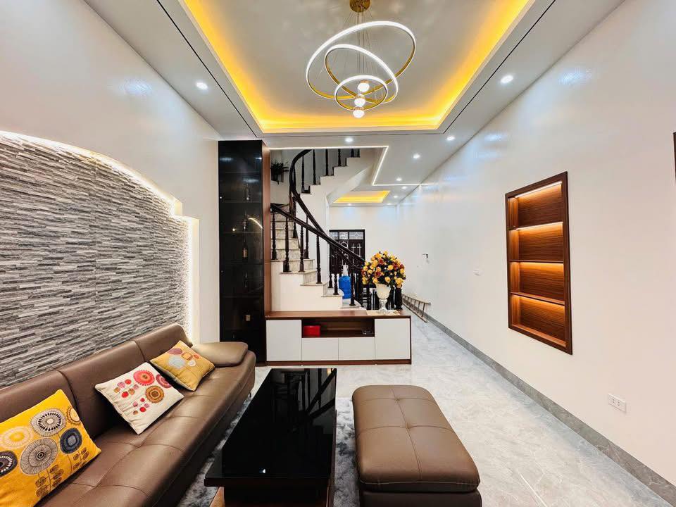 Nhà riêng Xuân La 49m² giá 11 tỷ - Vị trí đẹp, sổ vuông vức!
