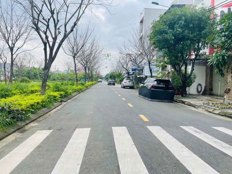 Nhà 2 tầng mặt tiền Mạc Đăng Dung, Hòa Xuân, Đà Nẵng 100m² giá 7.65 tỷ - Kinh doanh tốt!