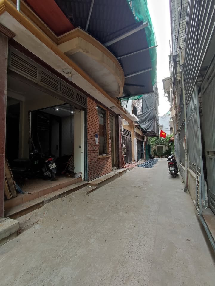 Bán nhà Kim Ngưu 74m² giá thỏa thuận - Ô tô đỗ cửa, thang máy tiện nghi!