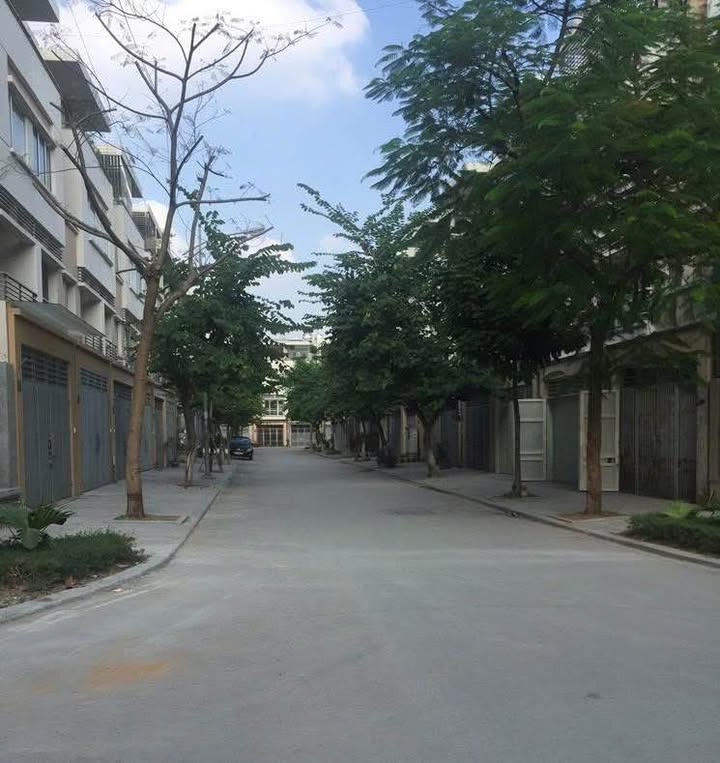 Căn liền kề LK03 Văn Phú 76.5m² - Đường rộng, Sổ đỏ chính chủ!