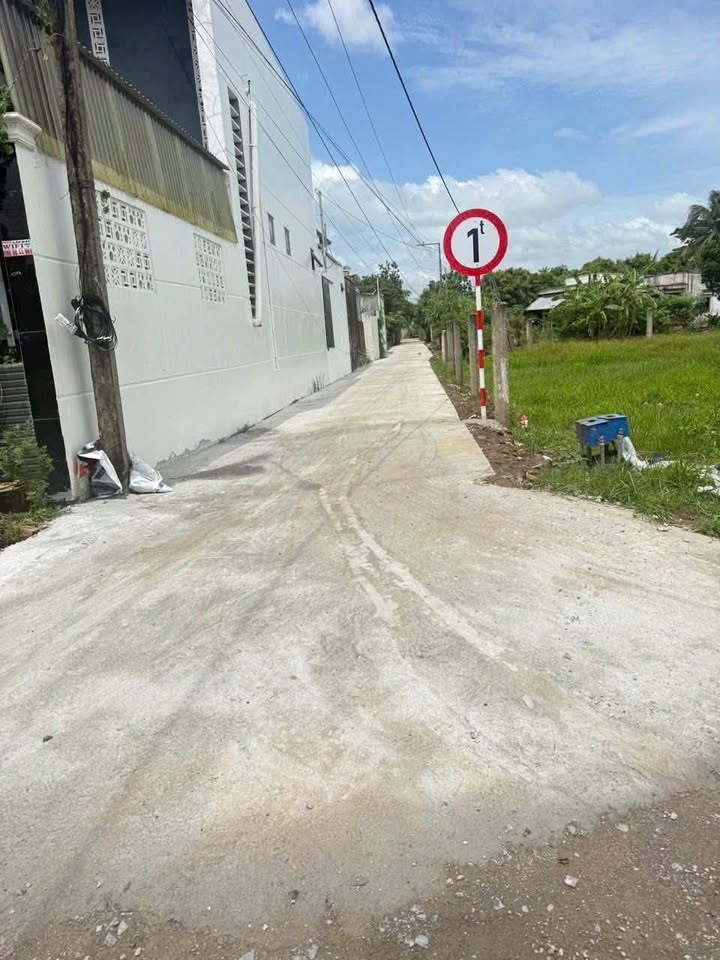 Đất nền Phước Hậu Long Hồ 2100m² giá 3.799 tỷ - Sổ hồng chính chủ, thương lượng nhanh!