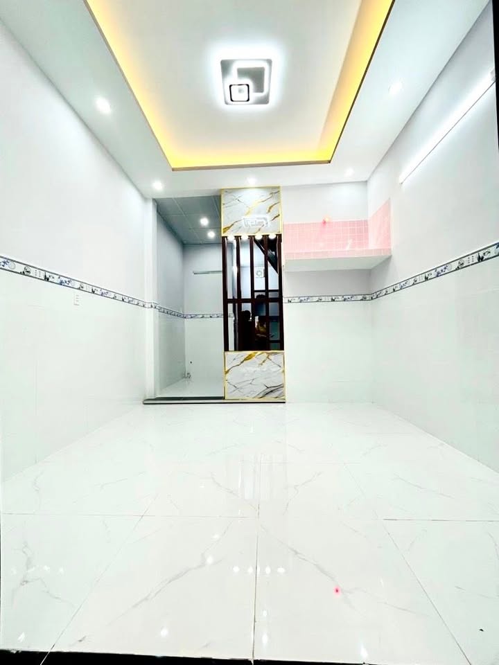 Nhà phố Lý Chiêu Hoàng, Quận 6, 32m² giá 3.95 tỷ - Nhà mới, vào ở ngay!