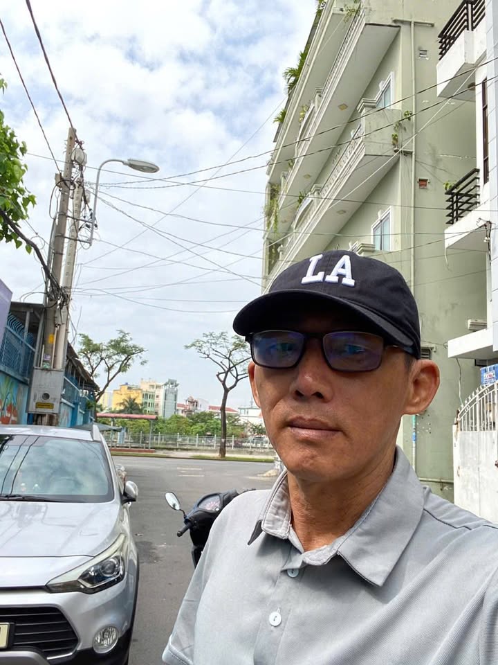 Nhà 4 tầng Phạm Văn Chí, Quận 6, 33m² chỉ 5 tỷ - Vị trí đẹp, kinh doanh thuận lợi!