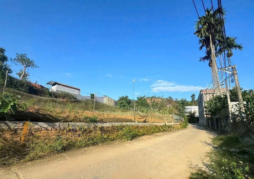 Đất nền Trấn Yên - Đường Yên Thế 59m² giá 700 triệu - Đầu tư tiềm năng!