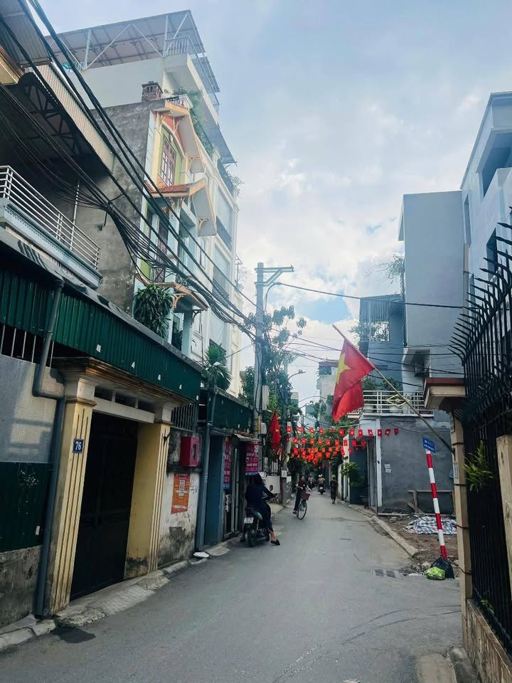 Nhà bán lô góc Ngõ 52 Gia Quất, Long Biên 56m² giá 5.7 tỷ - Tiềm năng phát triển vượt bậc!