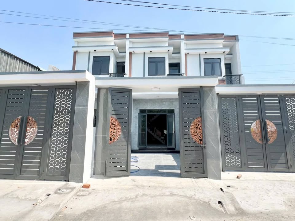 Nhà phố 82m² Phường Tân Đông Hiệp, Dĩ An giá 3.1 tỷ - Sổ riêng, đông dân cư!