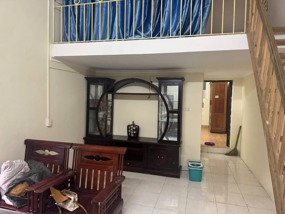 Nhà cho thuê tại Lĩnh Nam, Hoàng Mai 80m² - Phù hợp làm văn phòng hoặc gia đình!