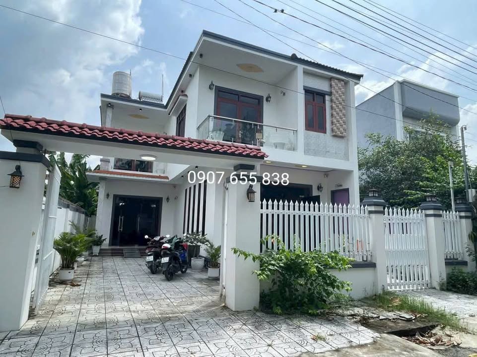 Nhà phố Long Đức Trà Vinh 200m² giá 3 tỷ - Thiết kế hiện đại, sân rộng ô tô