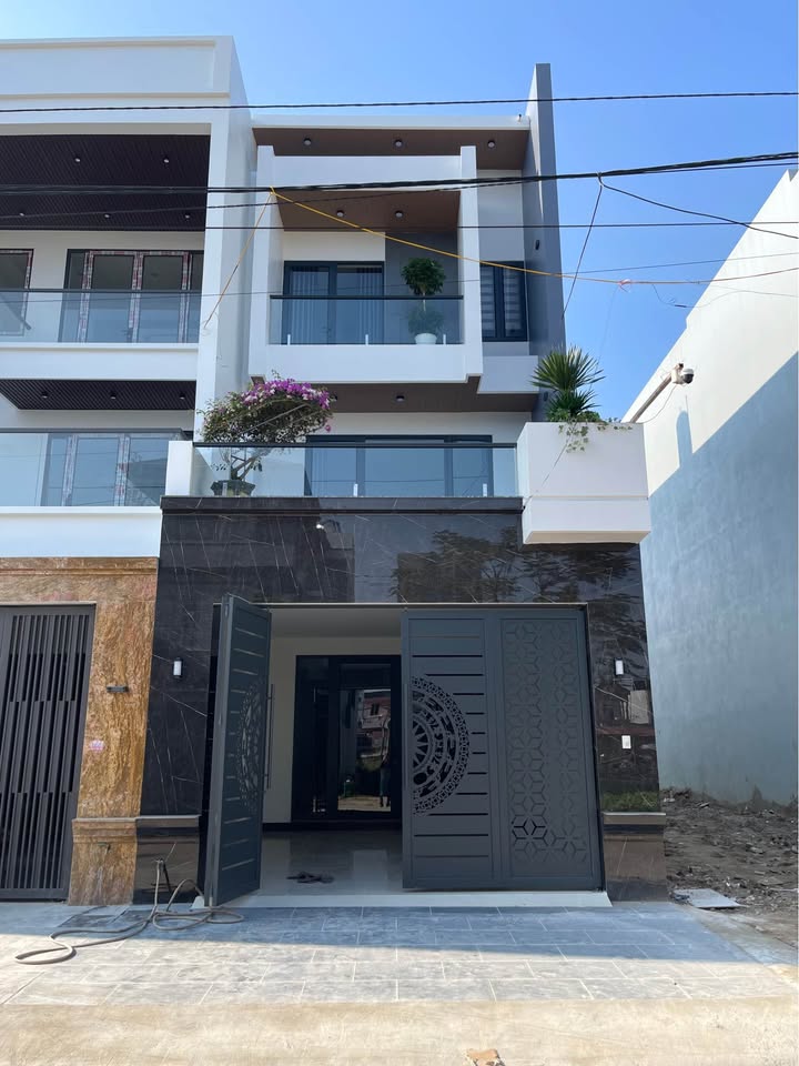 Nhà 3 tầng Làn 2 đường Túc Duyên 100m² giá 6 tỷ - Sẵn sàng vào ở ngay!