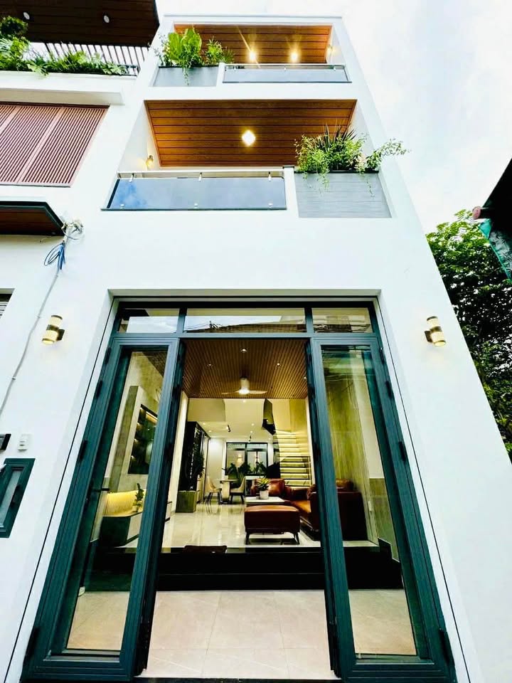 Nhà Đẹp 3 Tầng KDC Nam Long Quận 7 72m² giá 8.5 tỷ - Full nội thất cao cấp!