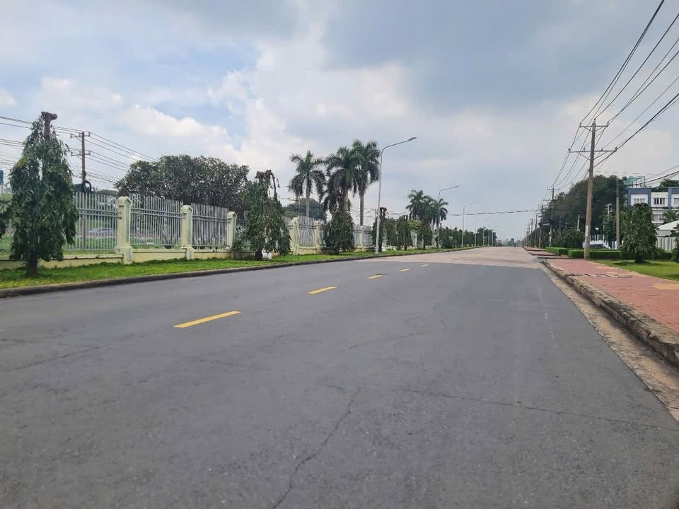 Nhà xưởng trong KCN Hố Nai, Đồng Nai 8300m² - Hoạt động ngay!