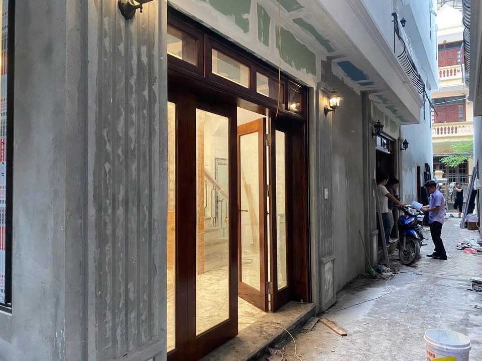 Nhà bán Xuân Đỉnh 150m² giá 6 tỷ - Mặt tiền rộng, ô tô đỗ cổng!