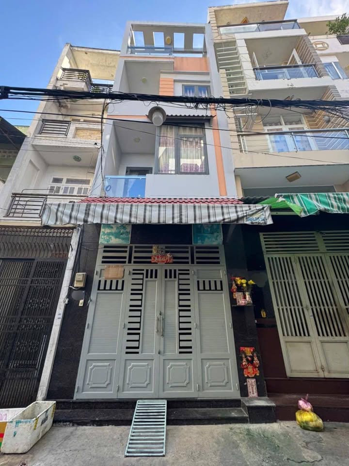 Nhà chính chủ Hồng Bàng Quận 11, 65m² giá 9 tỷ - Thiết kế hiện đại, đầy đủ tiện nghi!