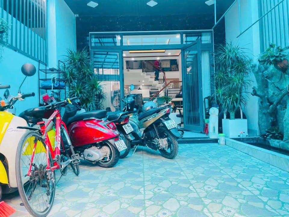 Nhà 2 tầng Cẩm Bắc 129m² giá 8.5 tỷ - Sẵn sàng vào ở ngay!