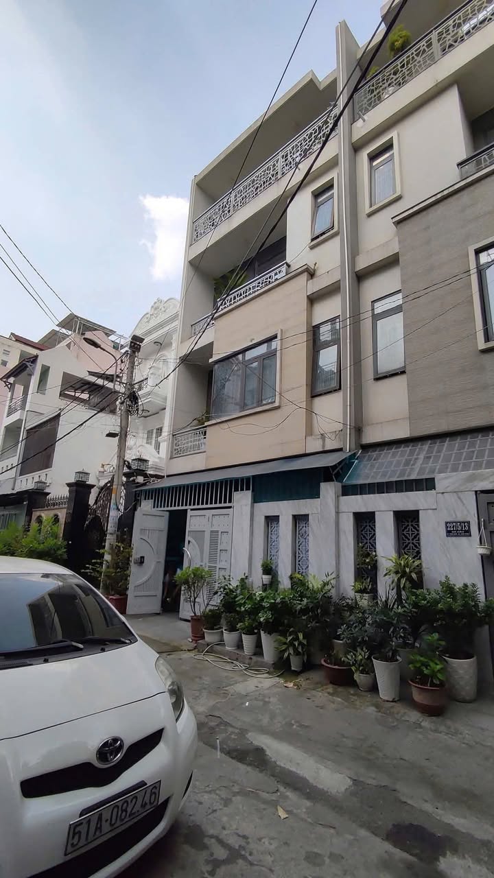 Nhà phố Tân Phú 114m² giá 16 tỷ - Hẻm xe hơi, tiện ích đầy đủ!