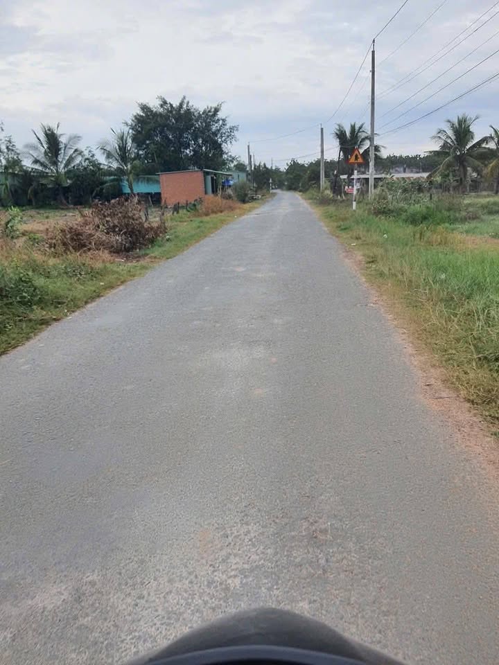 Đất nền Tây Ninh 300m² giá 1.2 tỷ - Mặt tiền đường nhựa, sổ hồng chính chủ!