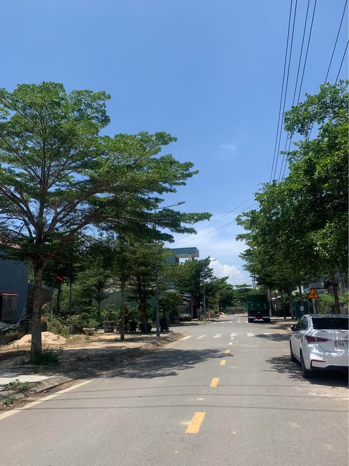 Đất nền Phường Trương Quang Trọng TP Quảng Ngãi 100m² giá 1.6 tỷ - Vị trí đẹp, thuận tiện di chuyển!